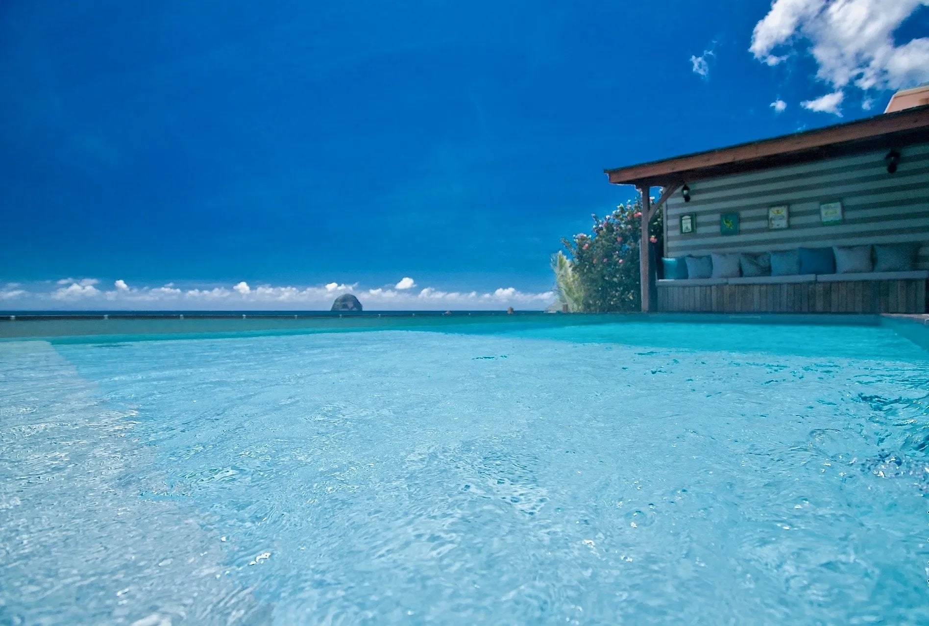 Location Villa prestige, La Sirène du Diamant, Martinique pieds dans l'eau