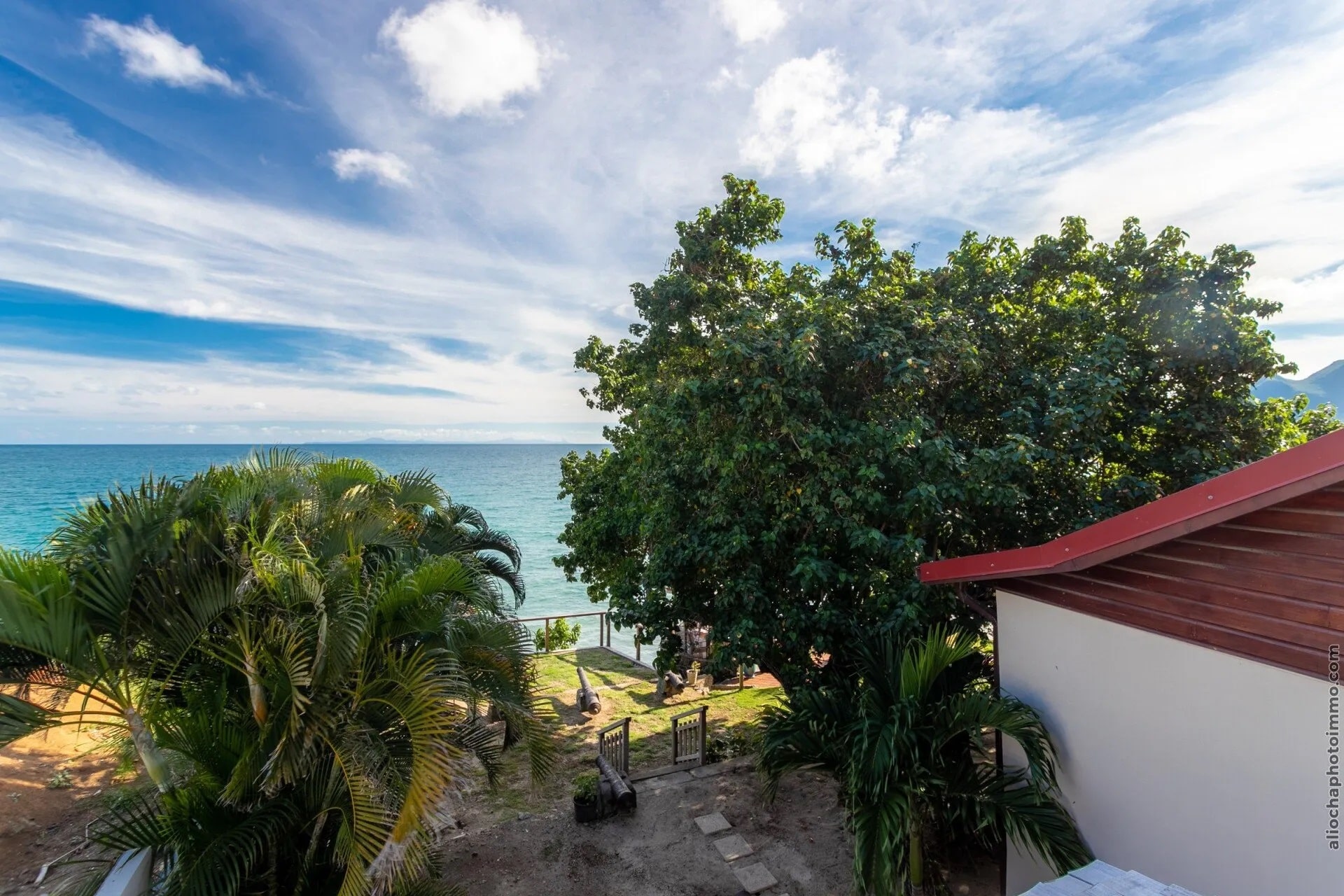La Sirène du Diamant , Location de villa en Martinique : luxe, prestige, en pleine nature, les pieds dans l'eau.